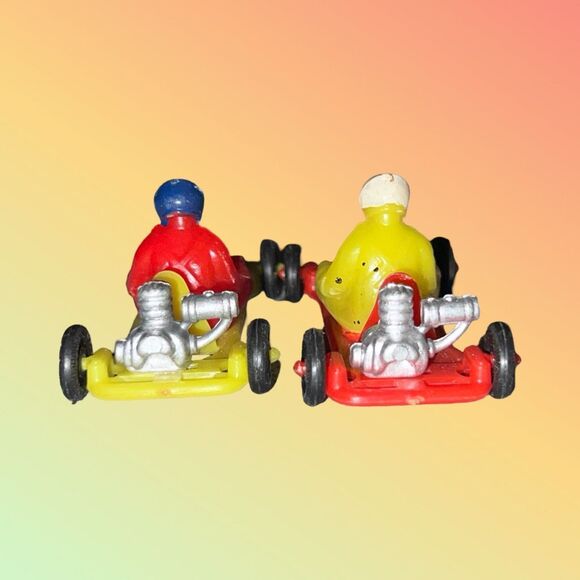 2 Vintage Go Kart Racing Plastic Toy Cake Toppers B17 - Picture 4 of 6